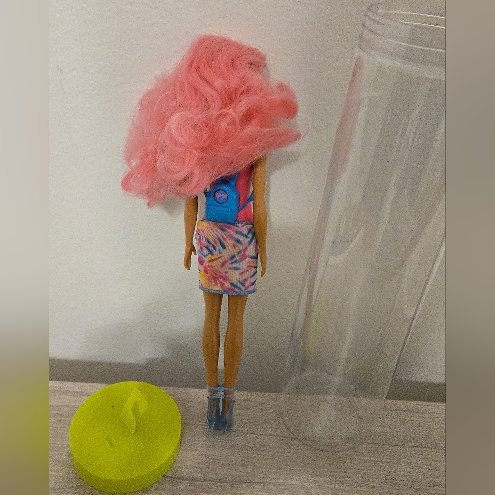 Barbie Color Reveal Neon Tie Dye Fashion Doll with Accessories Color Changing - Picture 5 of 6